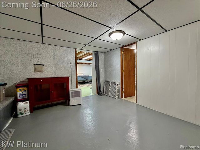 2930 W Water Street, Port Huron, MI 48060