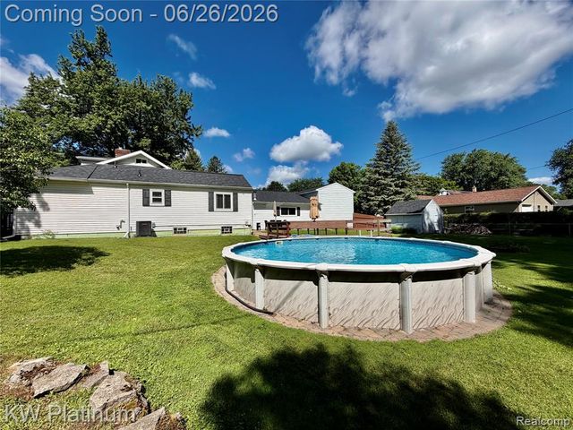 2930 W Water Street, Port Huron, MI 48060
