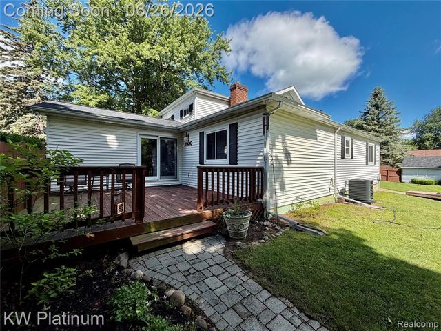 2930 W Water Street, Port Huron, MI 48060