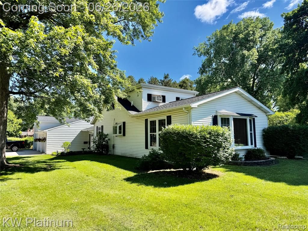 2930 W Water Street, Port Huron, MI 48060