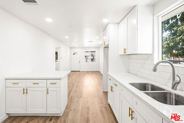 1500 W 58th Place, Los Angeles, CA 90047