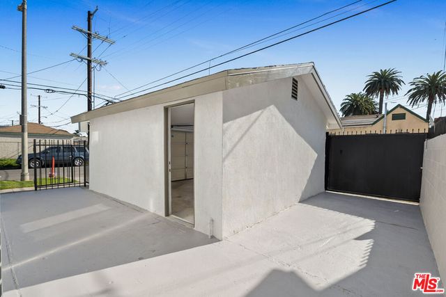 1500 W 58th Place, Los Angeles, CA 90047