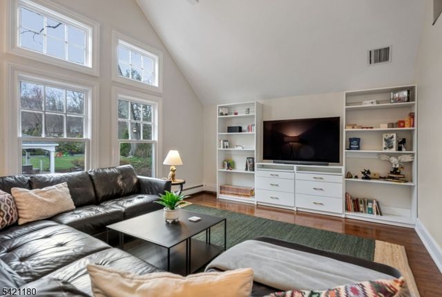 241 Grove Street, Ramsey Boro, NJ 07446