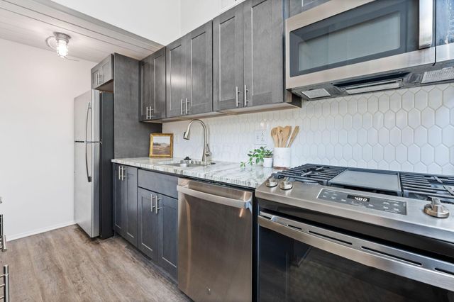 60 E Spring Street, 211, Columbus, OH 43215