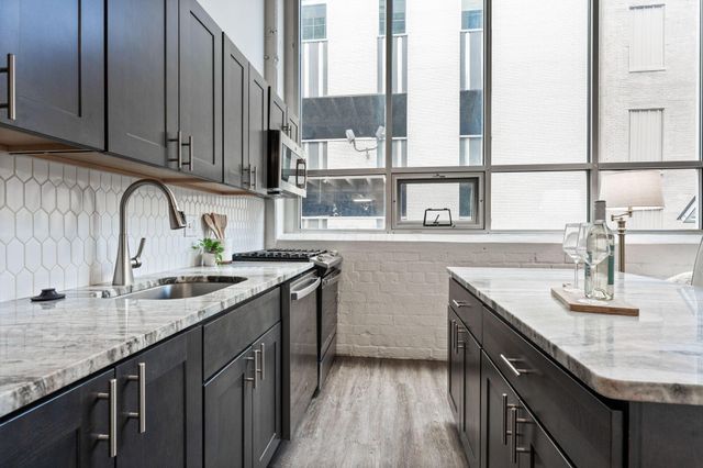 60 E Spring Street, 211, Columbus, OH 43215