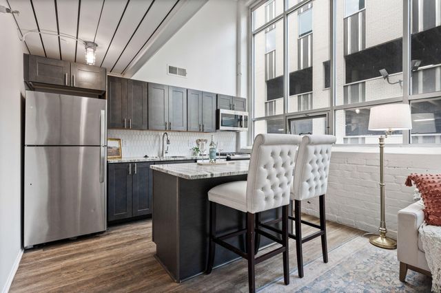 60 E Spring Street, 211, Columbus, OH 43215
