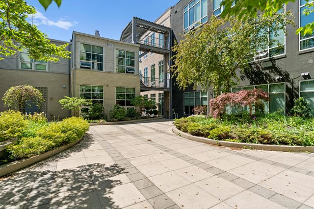 60 E Spring Street, 211, Columbus, OH 43215