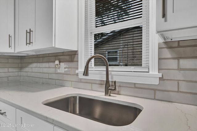 6607 Sky Blue Ave, Louisville, KY 40258