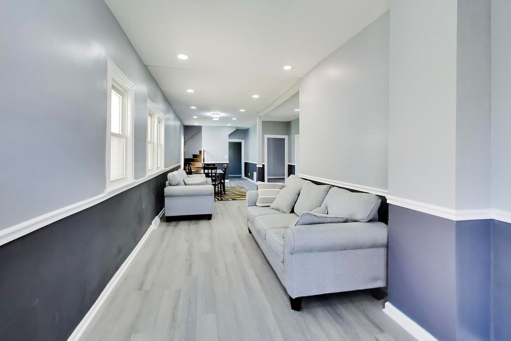 Image 3 of property listing at 9549 S Calumet Avenue, Chicago, IL 60628