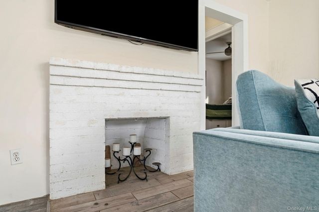 59 Homecrest Court, Oceanside, NY 11572