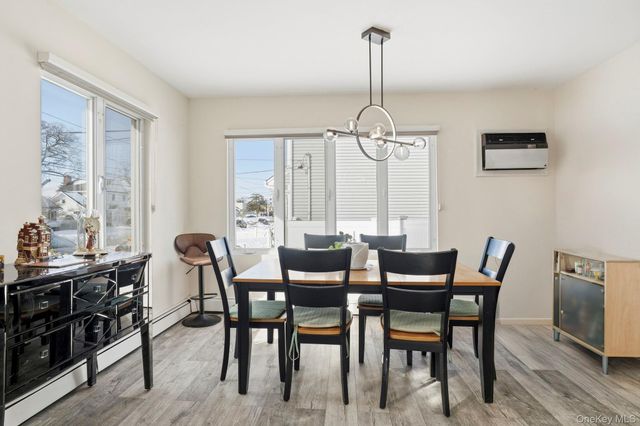 59 Homecrest Court, Oceanside, NY 11572