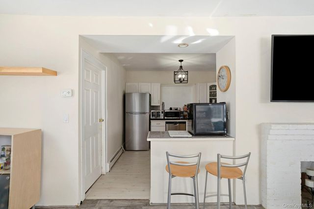 59 Homecrest Court, Oceanside, NY 11572