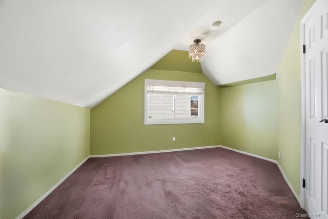 59 Homecrest Court, Oceanside, NY 11572