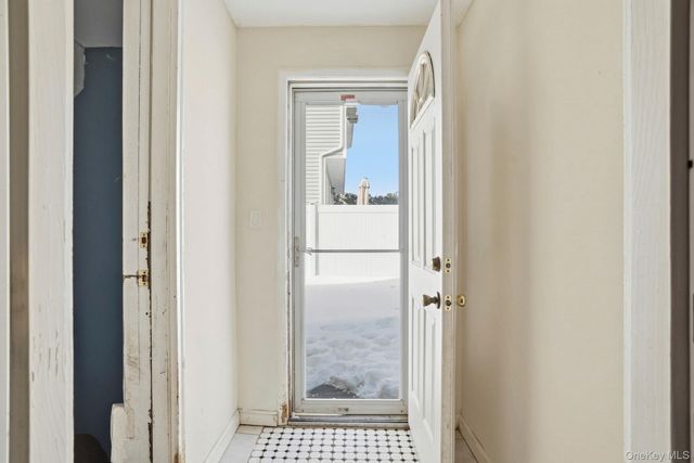 59 Homecrest Court, Oceanside, NY 11572