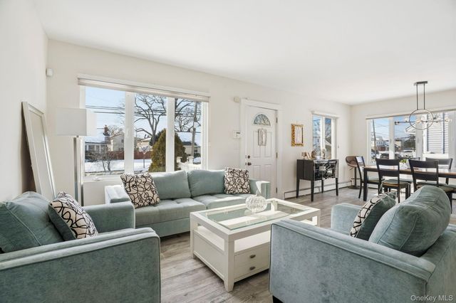 59 Homecrest Court, Oceanside, NY 11572