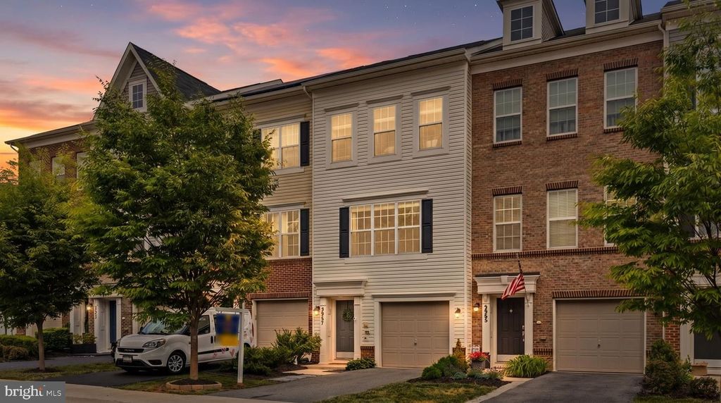 Image 2 of property listing at 5967 WHELAN LN, Frederick, MD 21703