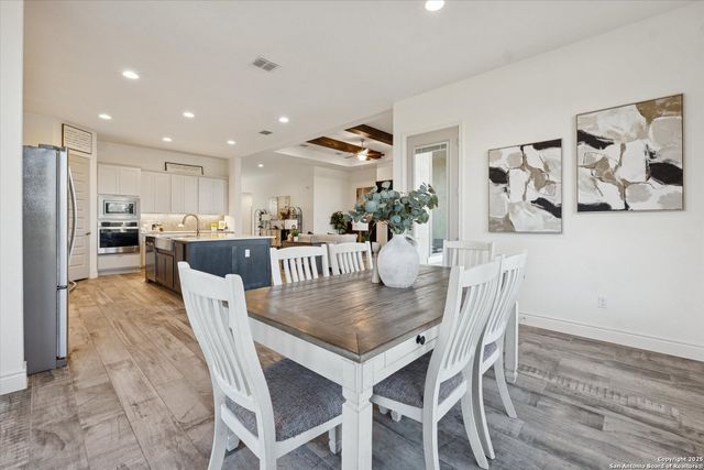 1386 Lyme Park, Bulverde, TX 78163