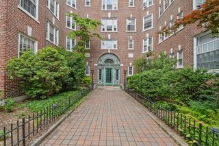 1572 Massachusetts Ave 6, Cambridge, MA 02138