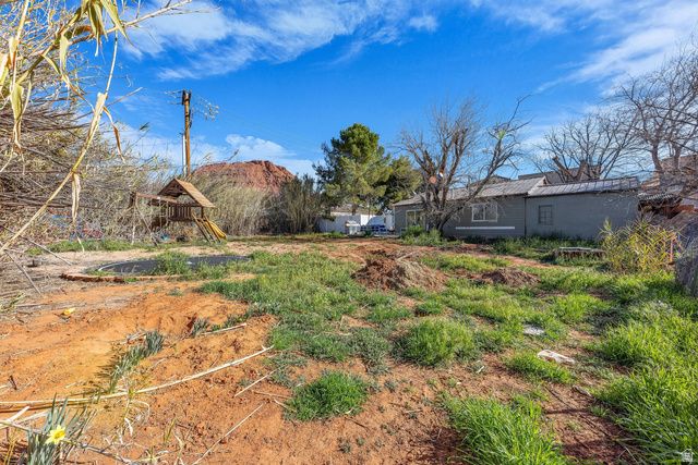 185 W CENTER ST, Ivins, UT 84738