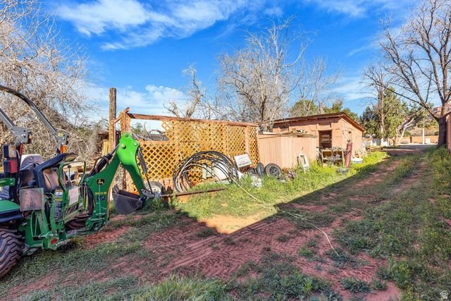 185 W CENTER ST, Ivins, UT 84738