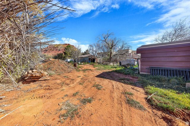 185 W CENTER ST, Ivins, UT 84738