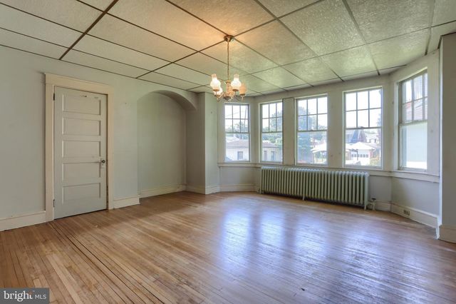 332 E WALNUT ST, Reading, PA 19607