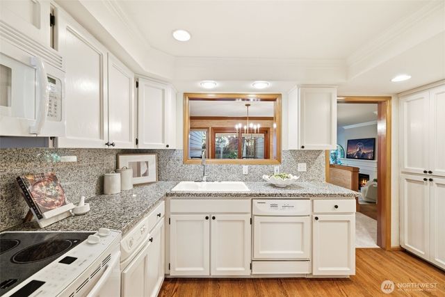 10327 NE 19th Place, Bellevue, WA 98004
