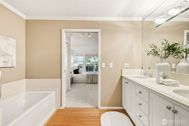 10327 NE 19th Place, Bellevue, WA 98004