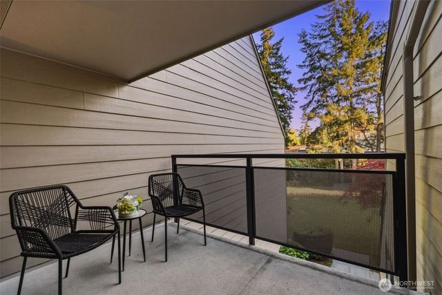 10327 NE 19th Place, Bellevue, WA 98004