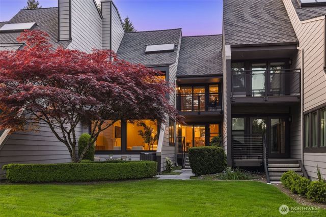 10327 NE 19th Place, Bellevue, WA 98004