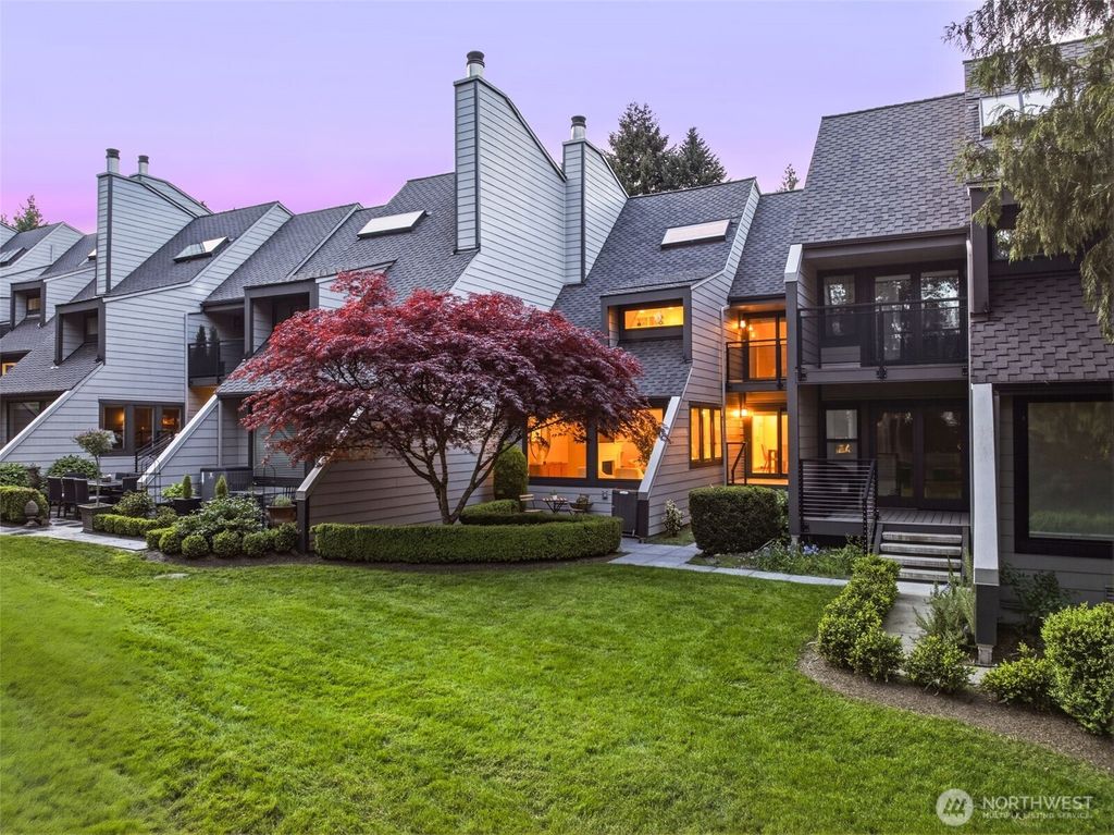 10327 NE 19th Place, Bellevue, WA 98004
