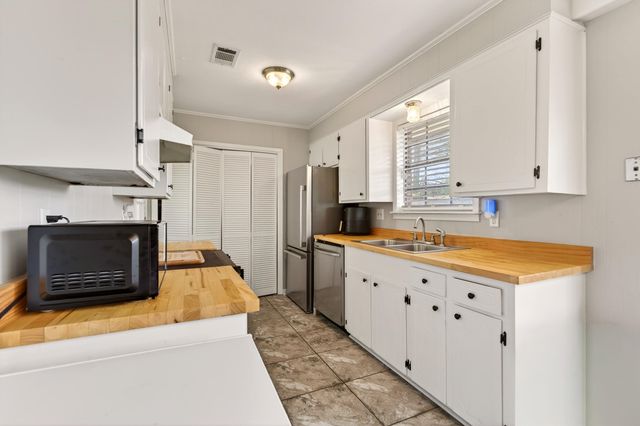 15 Southern Ln., Hattiesburg, MS 39402