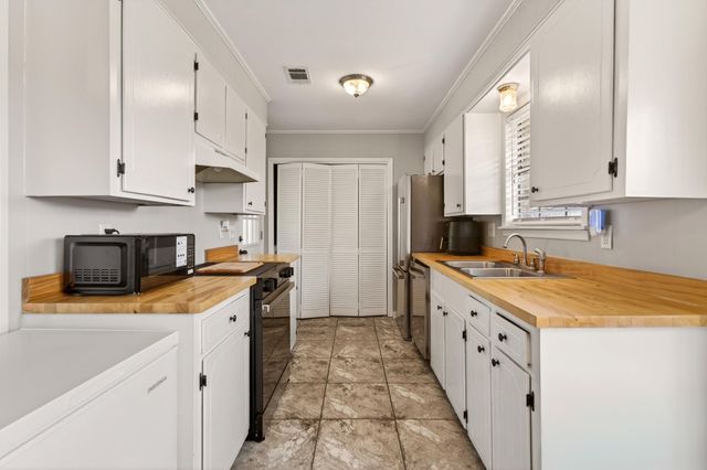 15 Southern Ln., Hattiesburg, MS 39402