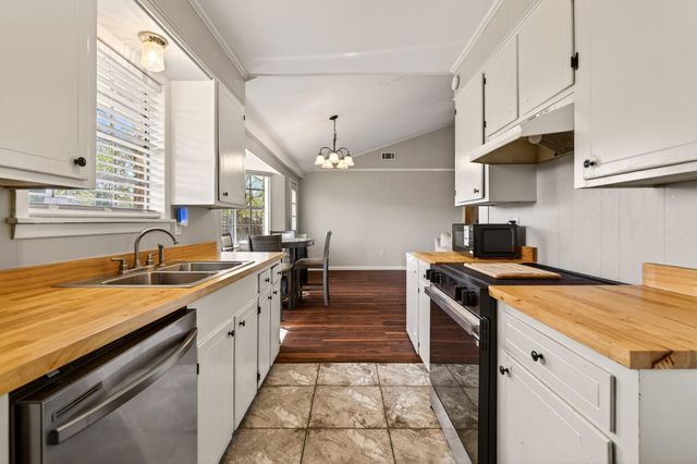 15 Southern Ln., Hattiesburg, MS 39402