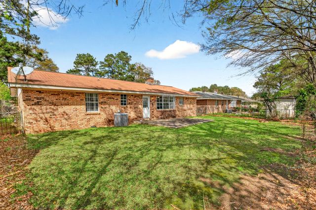 15 Southern Ln., Hattiesburg, MS 39402