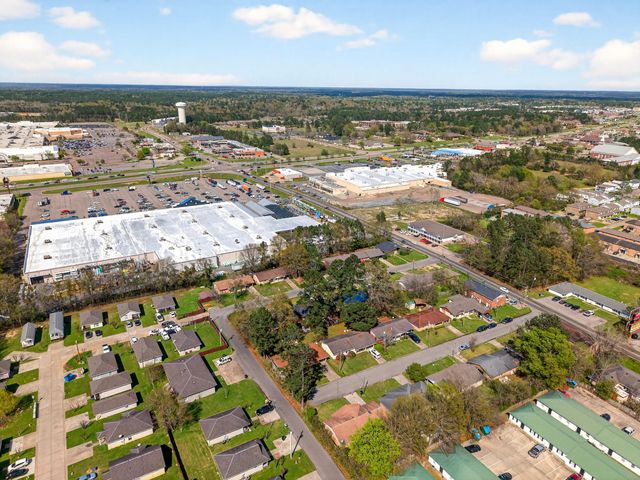 15 Southern Ln., Hattiesburg, MS 39402