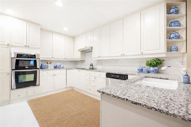 211 Colonial Homes NW Drive 1301, Atlanta, GA 30309