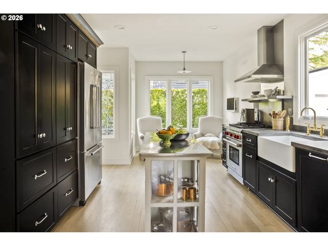 3550 Ne MALTBY St, Portland, OR 97212