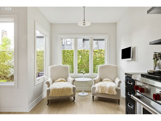 3550 Ne MALTBY St, Portland, OR 97212