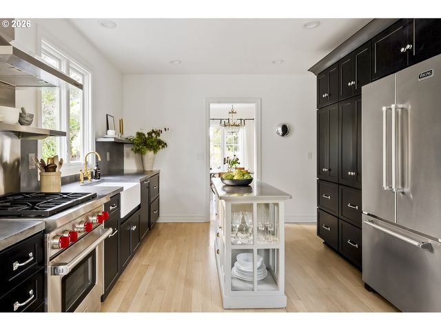 3550 Ne MALTBY St, Portland, OR 97212