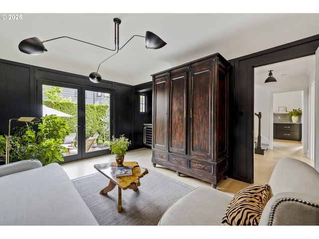 3550 Ne MALTBY St, Portland, OR 97212
