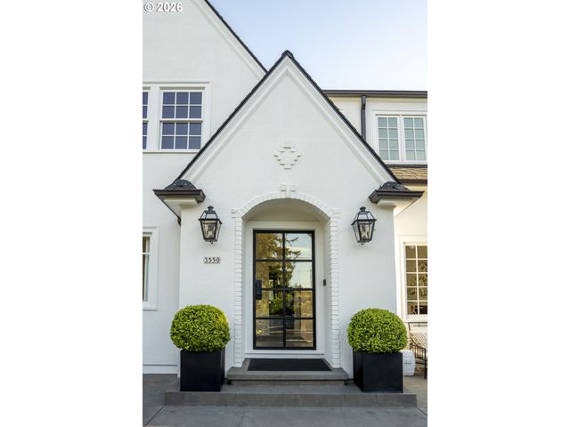 3550 Ne MALTBY St, Portland, OR 97212