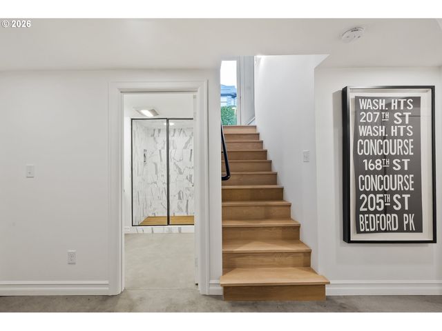 3550 Ne MALTBY St, Portland, OR 97212
