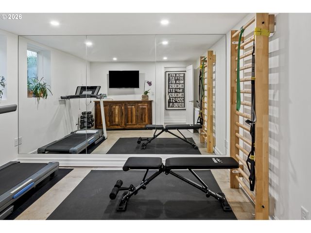 3550 Ne MALTBY St, Portland, OR 97212