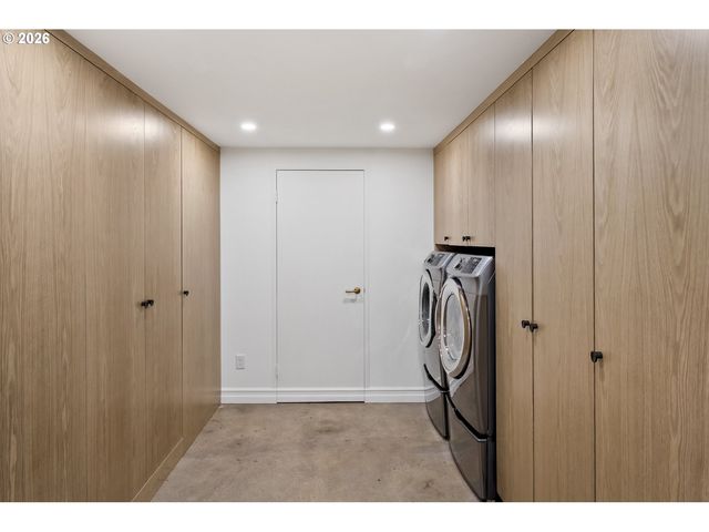 3550 Ne MALTBY St, Portland, OR 97212