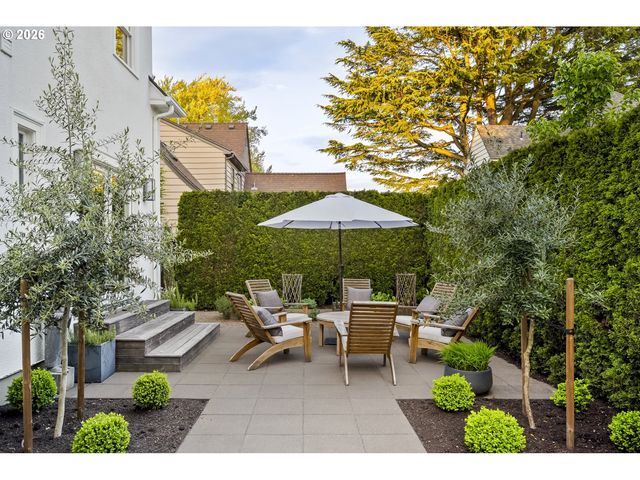 3550 Ne MALTBY St, Portland, OR 97212