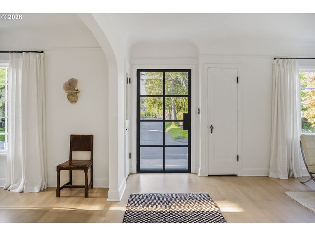 3550 Ne MALTBY St, Portland, OR 97212
