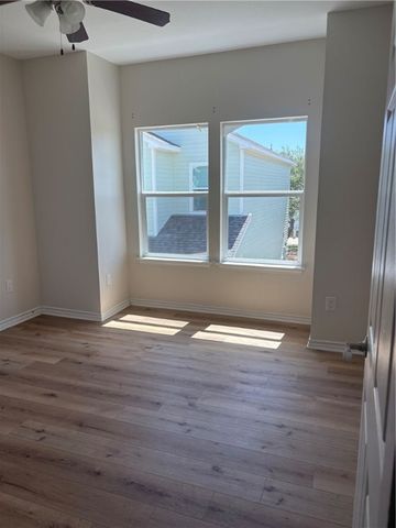 130 Lavaca, Rockport, TX 78382