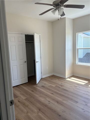 130 Lavaca, Rockport, TX 78382