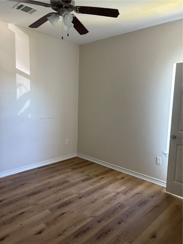 130 Lavaca, Rockport, TX 78382